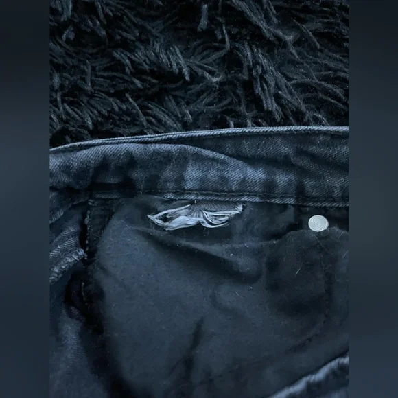 !!! SOLD !!! Rue 21 Black Ripped Mid-Rise Skinny Jeans Size 6 - Picture 8 of 8